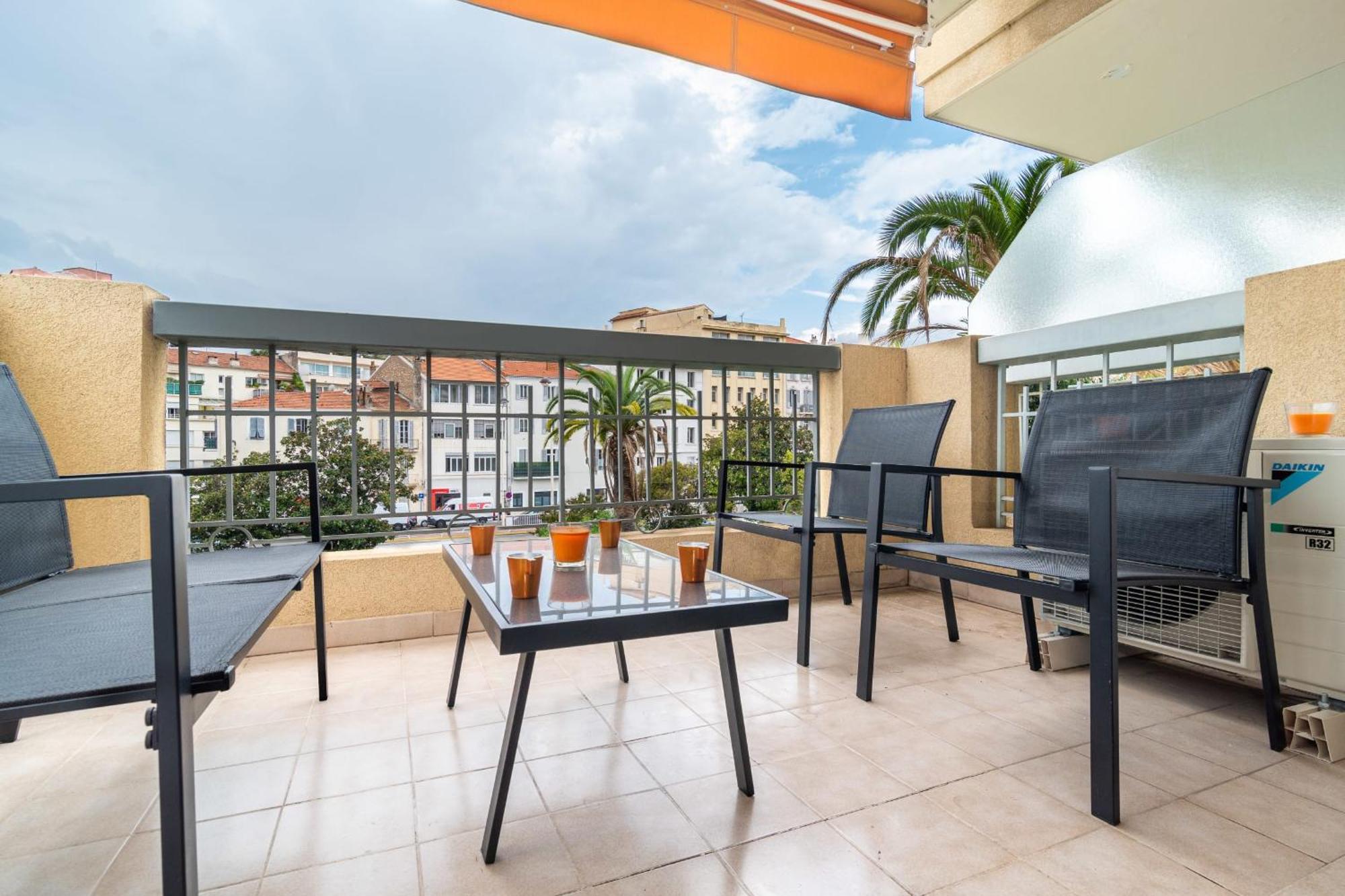 Appartamento Bright And Vast 1br Balcony Parking Heart Of Town 1 Mn *