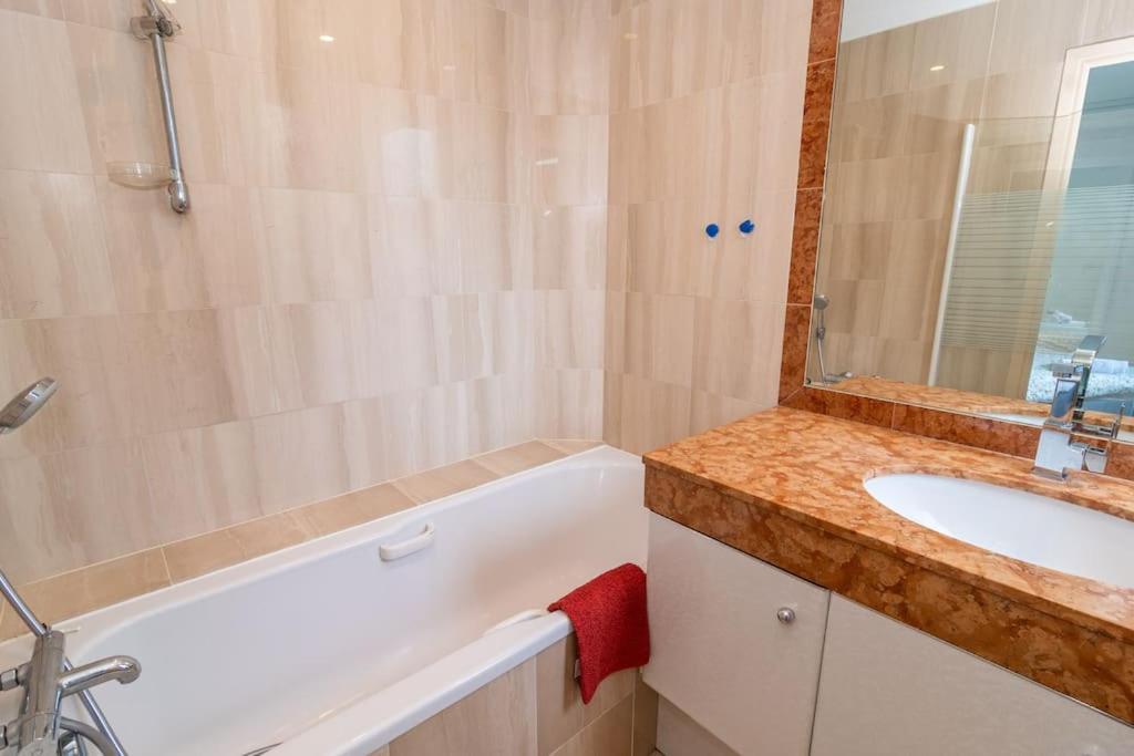 Appartamento Bright And Vast 1br Balcony Parking Heart Of Town 1 Mn Cannes
